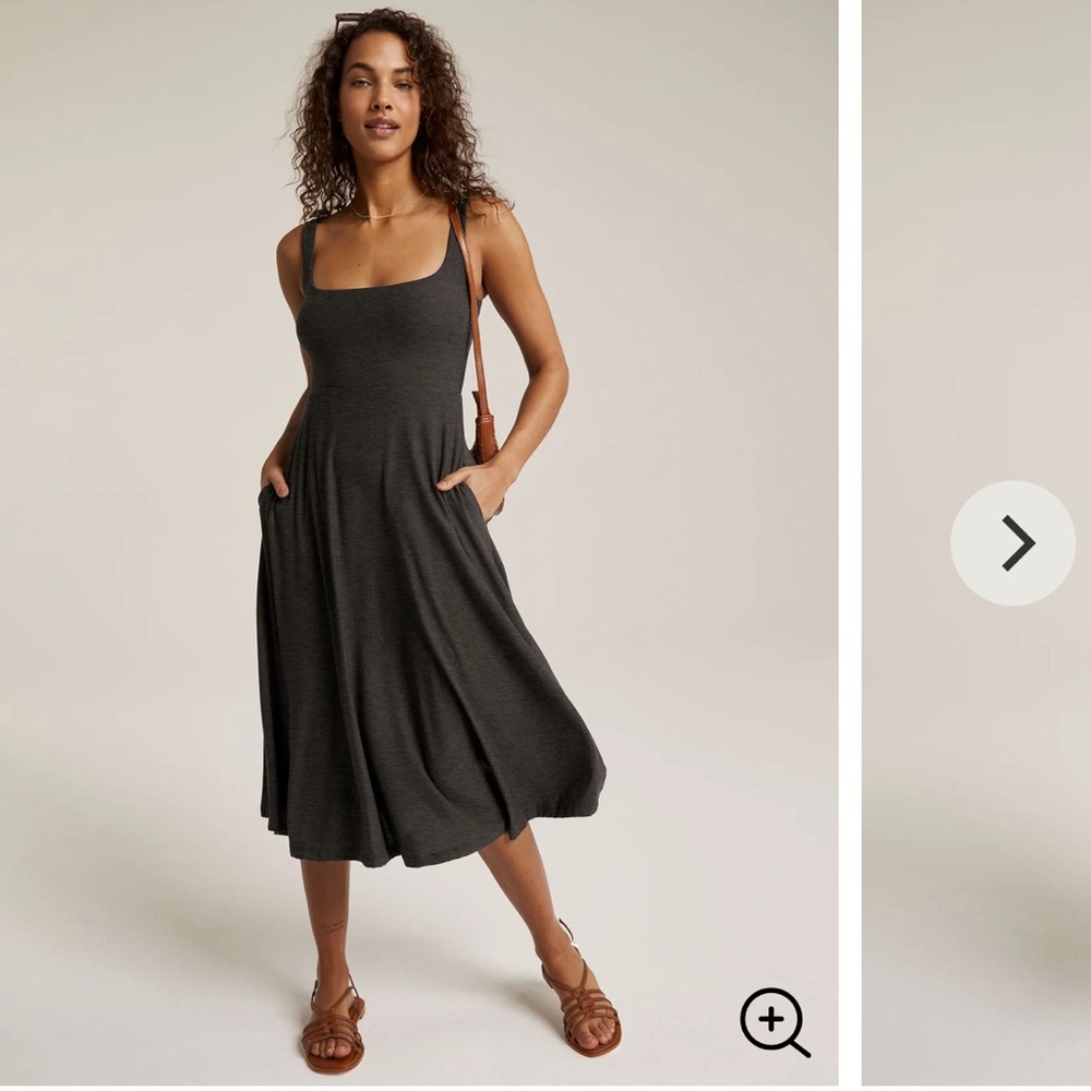 Beyond Yoga Featherweight At The Ready Square Neck Dress Size Small